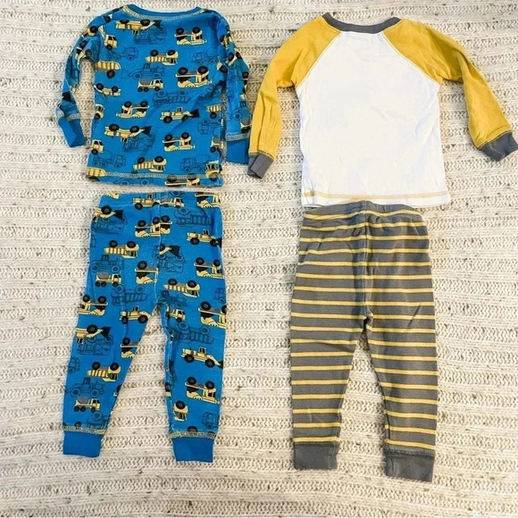 Carter’s 9-12 months trucks long-sleeve fitted pajama set, set of 2 - Picture 2 of 6